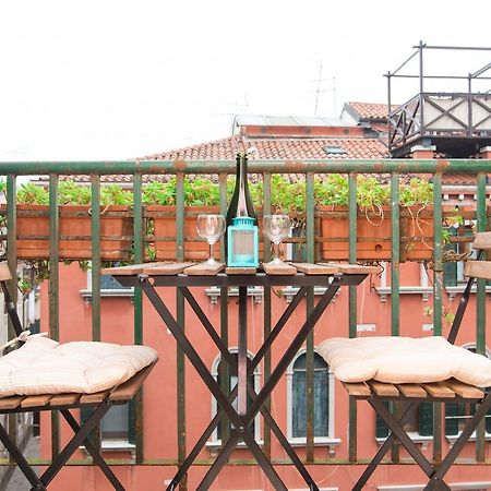 Gondola Verde Venisejetaime Dış mekan fotoğraf